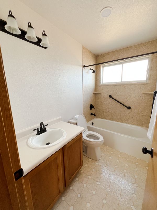 Top Bathroom Remodeling Companies in Elgin, TX